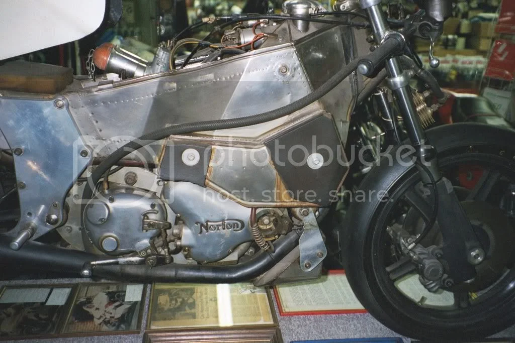 Lumpy's Featherbed Commando