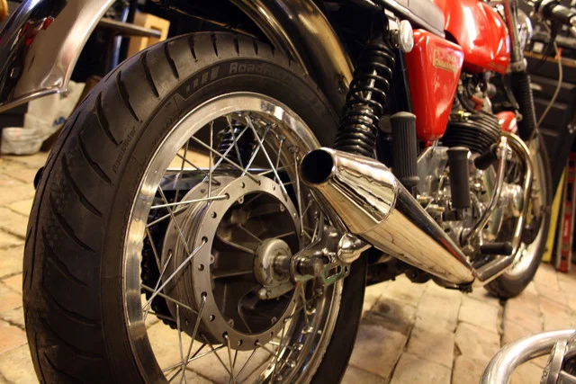 Pictures of your Norton Commandos