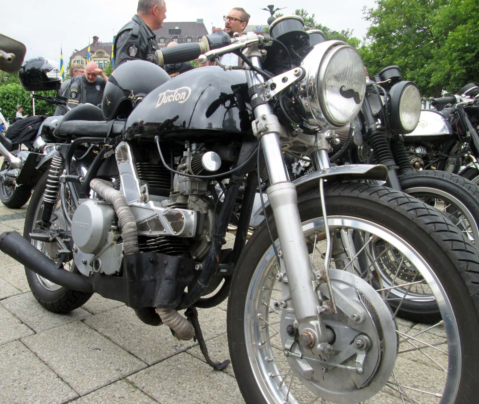 V-Twins in Featherbeds