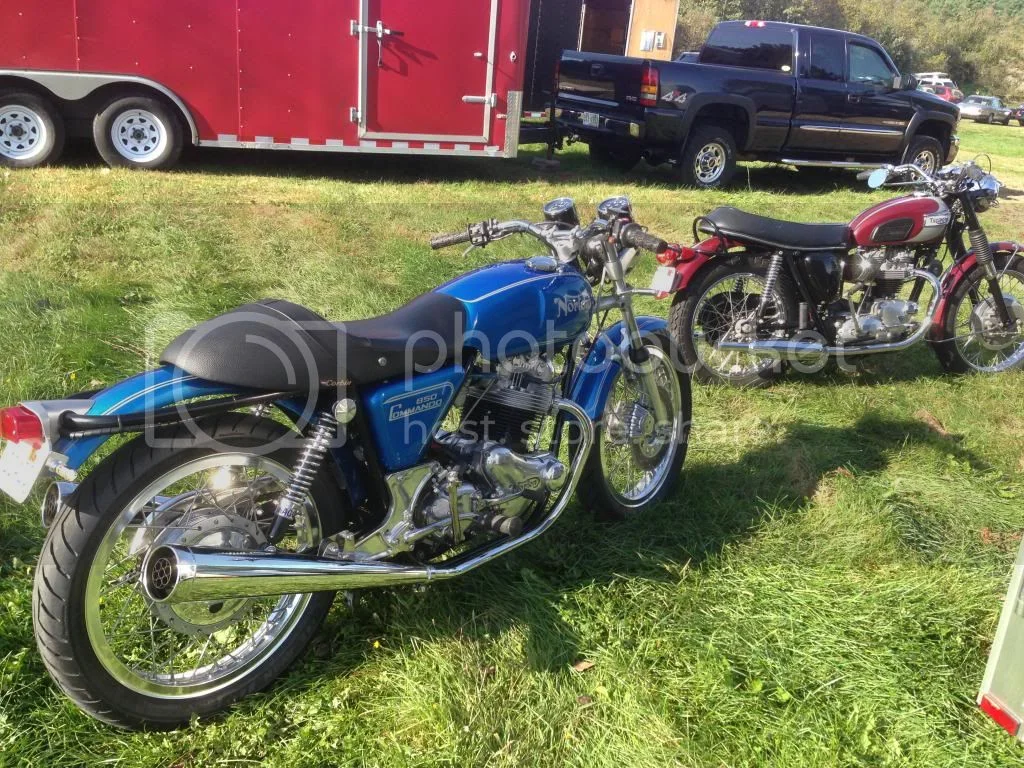 Pictures of your Norton Commandos