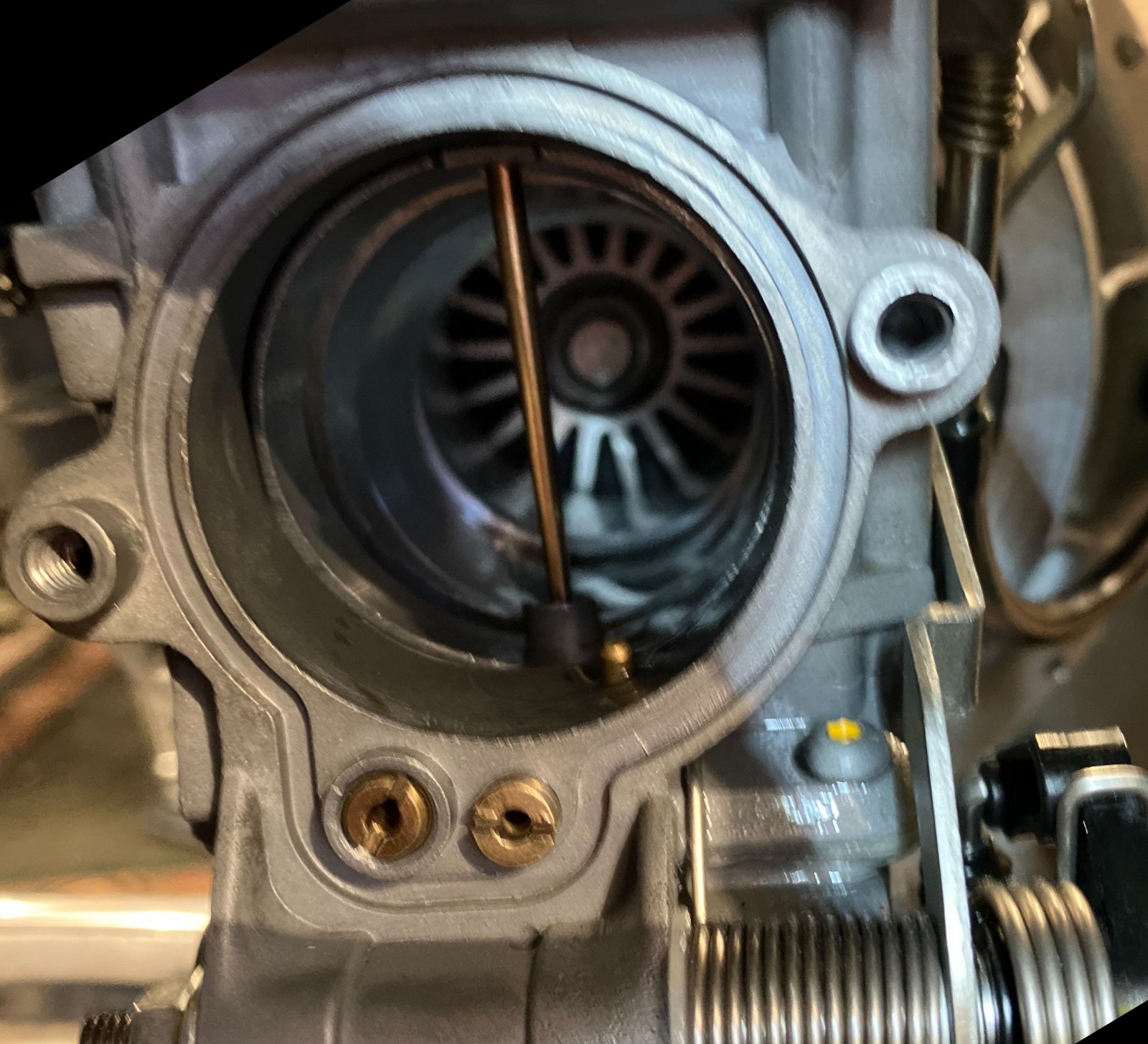 Keihin small body FCR 33 carbs