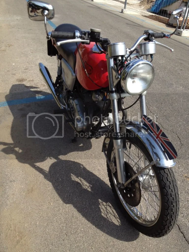 Pictures of your Norton Commandos