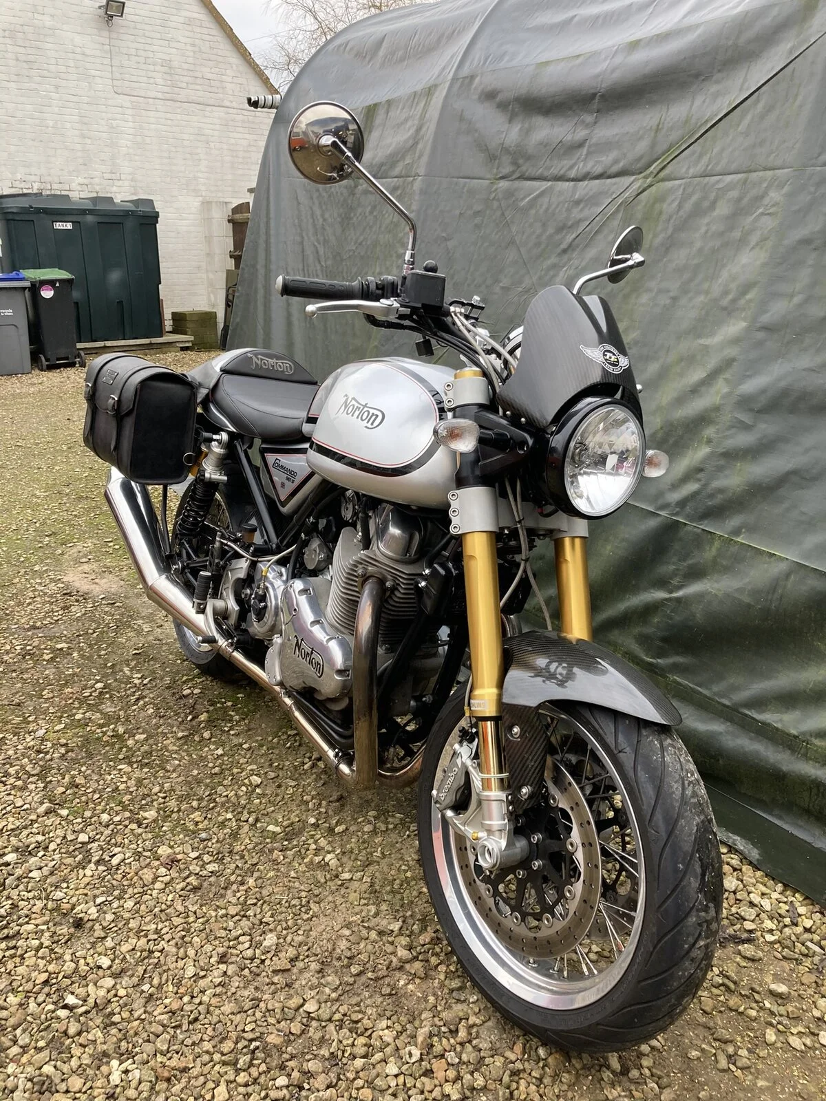 Pictures of your Norton 961