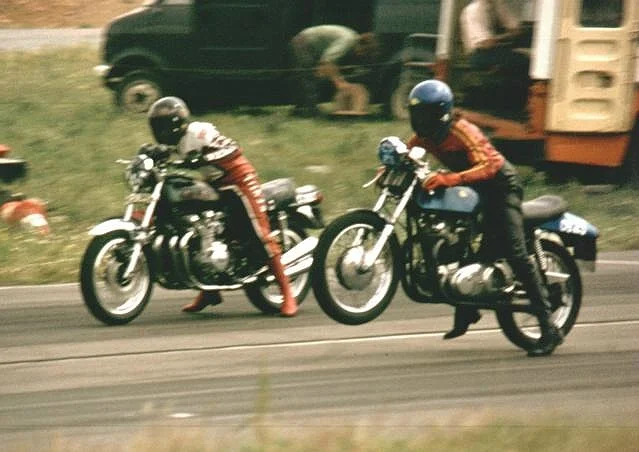 Classic simultaneous torque hit wheelspin/wheelie