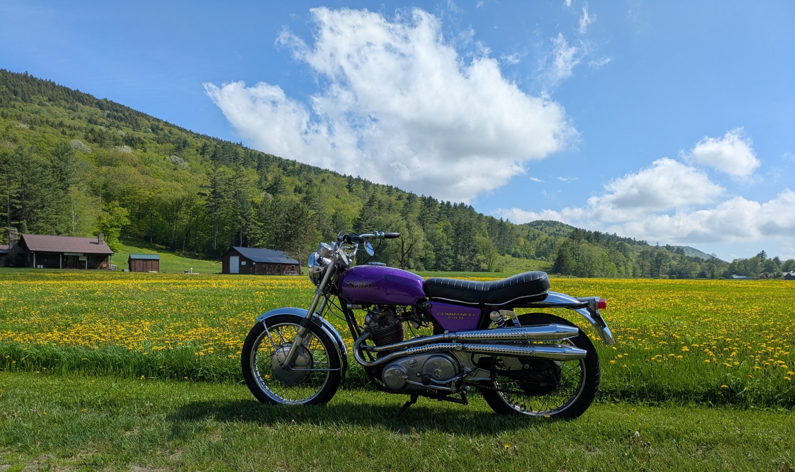 Pictures of your Norton Commandos