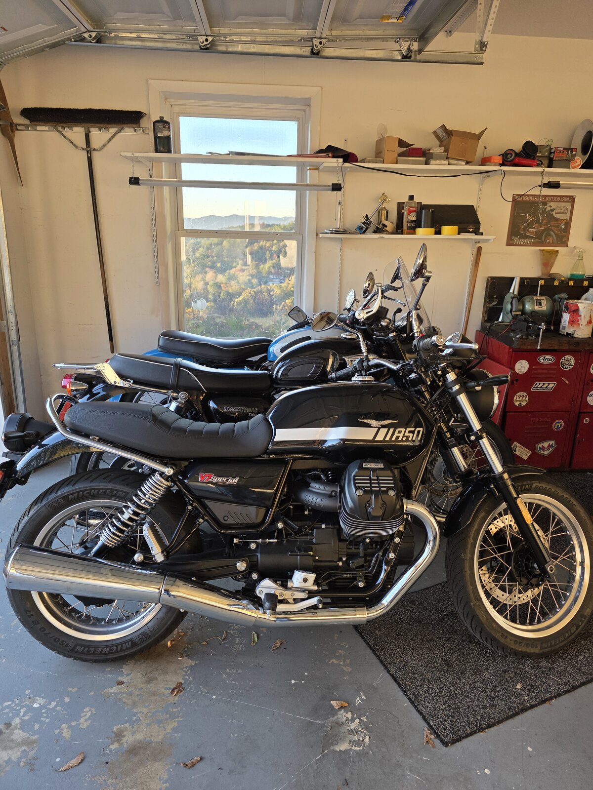 Attention whores unite