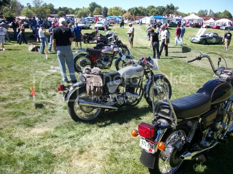 Pictures of your Norton Commandos