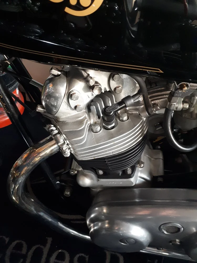 Heat resistant paint for fins on a 1973 Commando Roadster