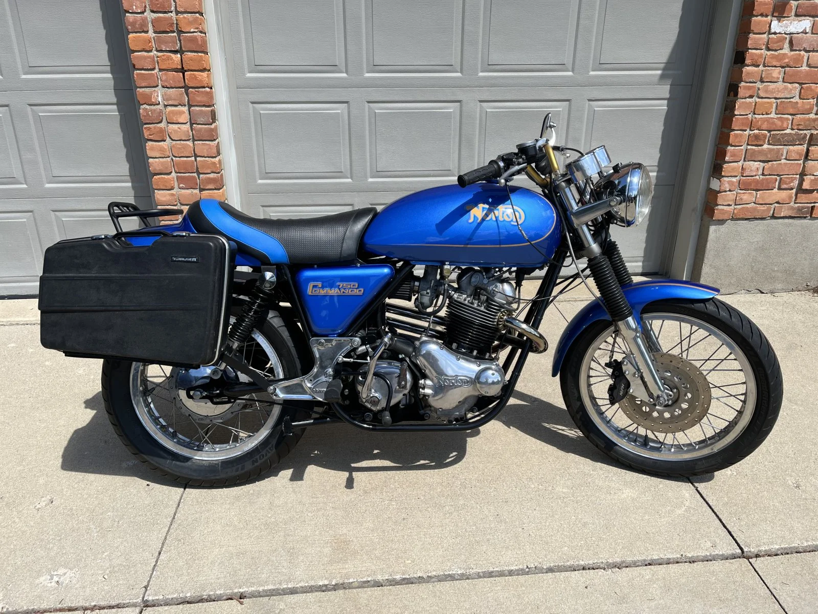 Airhead side luggage fit .