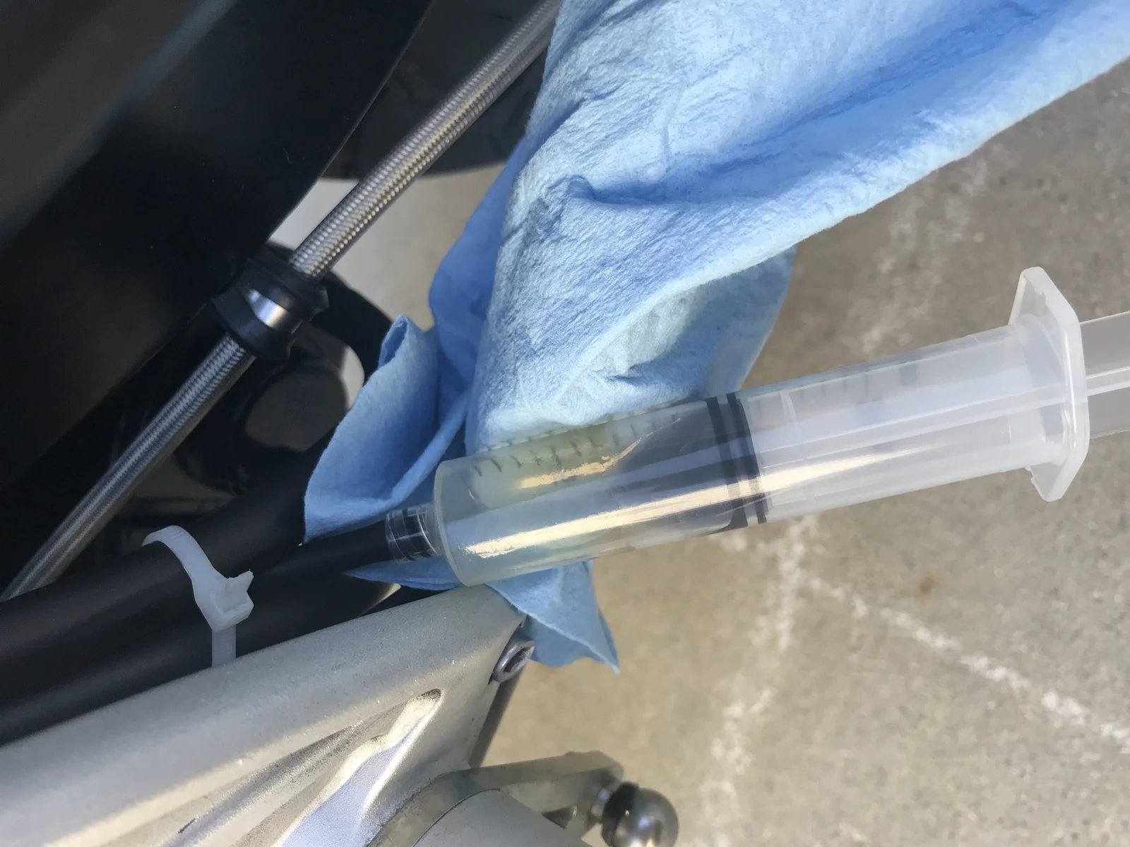 NEWSFLASH -  961 OIL IN AIRBOX FIX