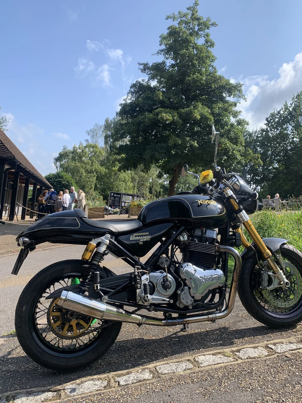 Pictures of your Norton 961