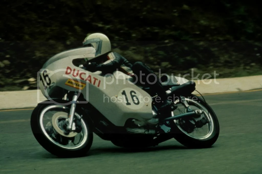 72 JPN  F 750 . Commando .