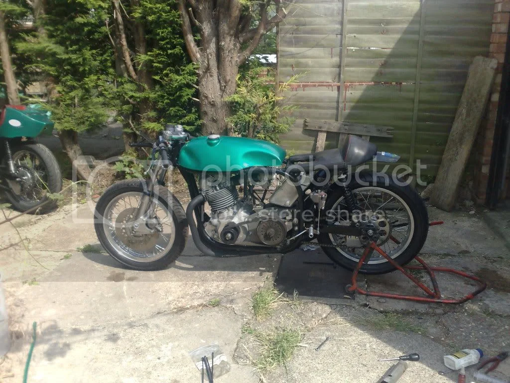 Camshaft tunnel big camshafts