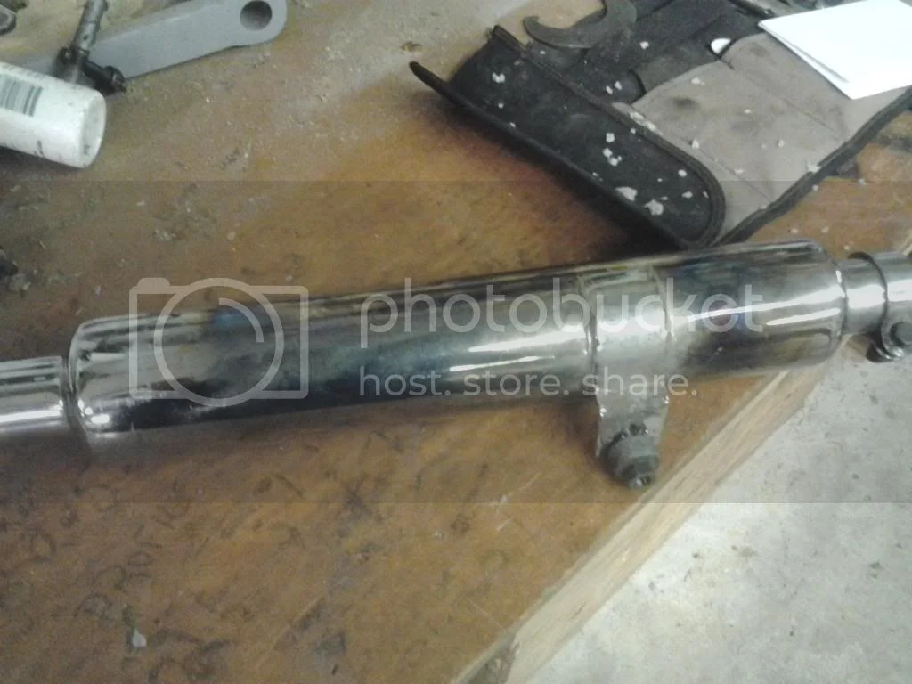 Cleaning chrome with aluminum foil