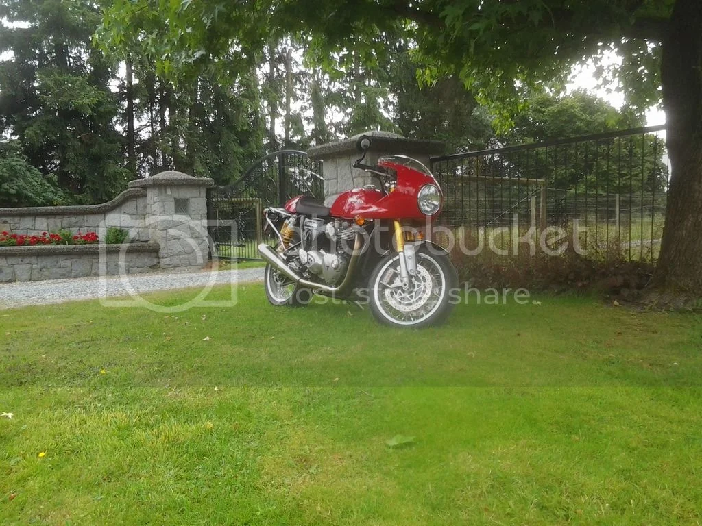 Norton and Triumph in MCN