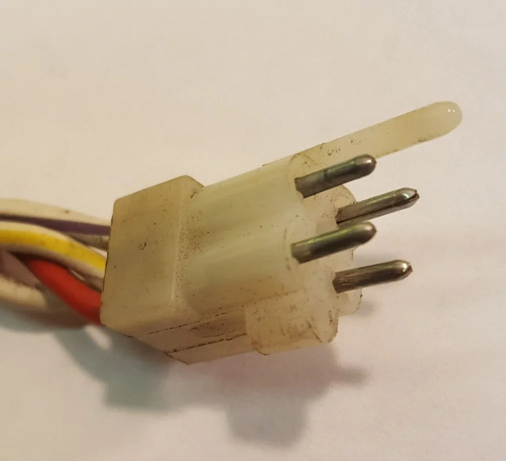 Mk3 Wire harness connectors - 4 pin needed