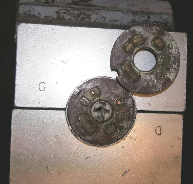 Canadian 06.6625 Ignition switch disassembled, cleaned with photos