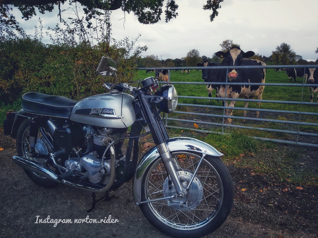 22 year old and my first norton 650 ss :) from england