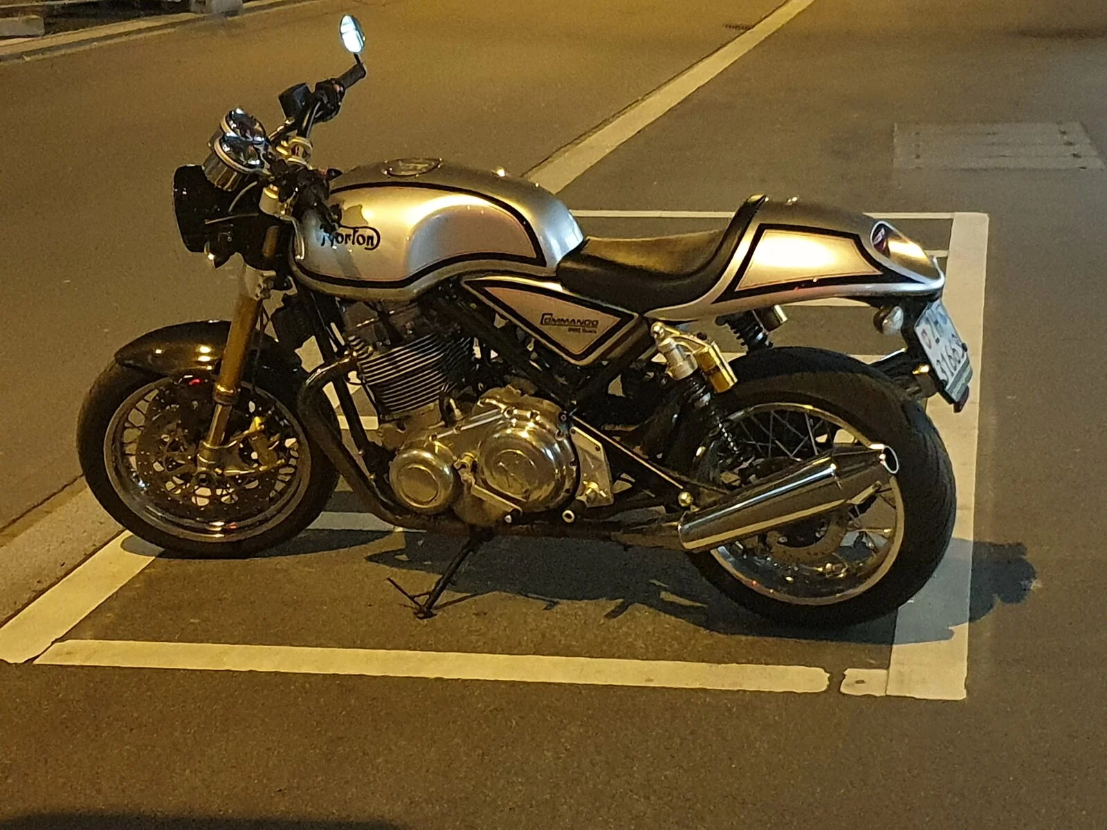 Pictures of your Norton 961