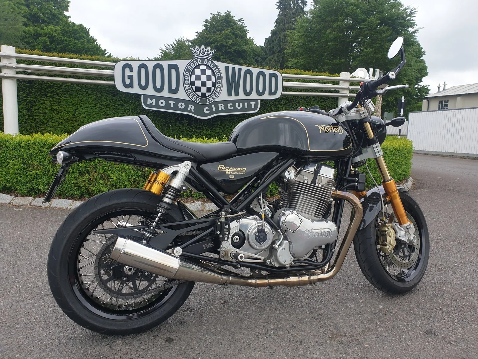 Pictures of your Norton 961