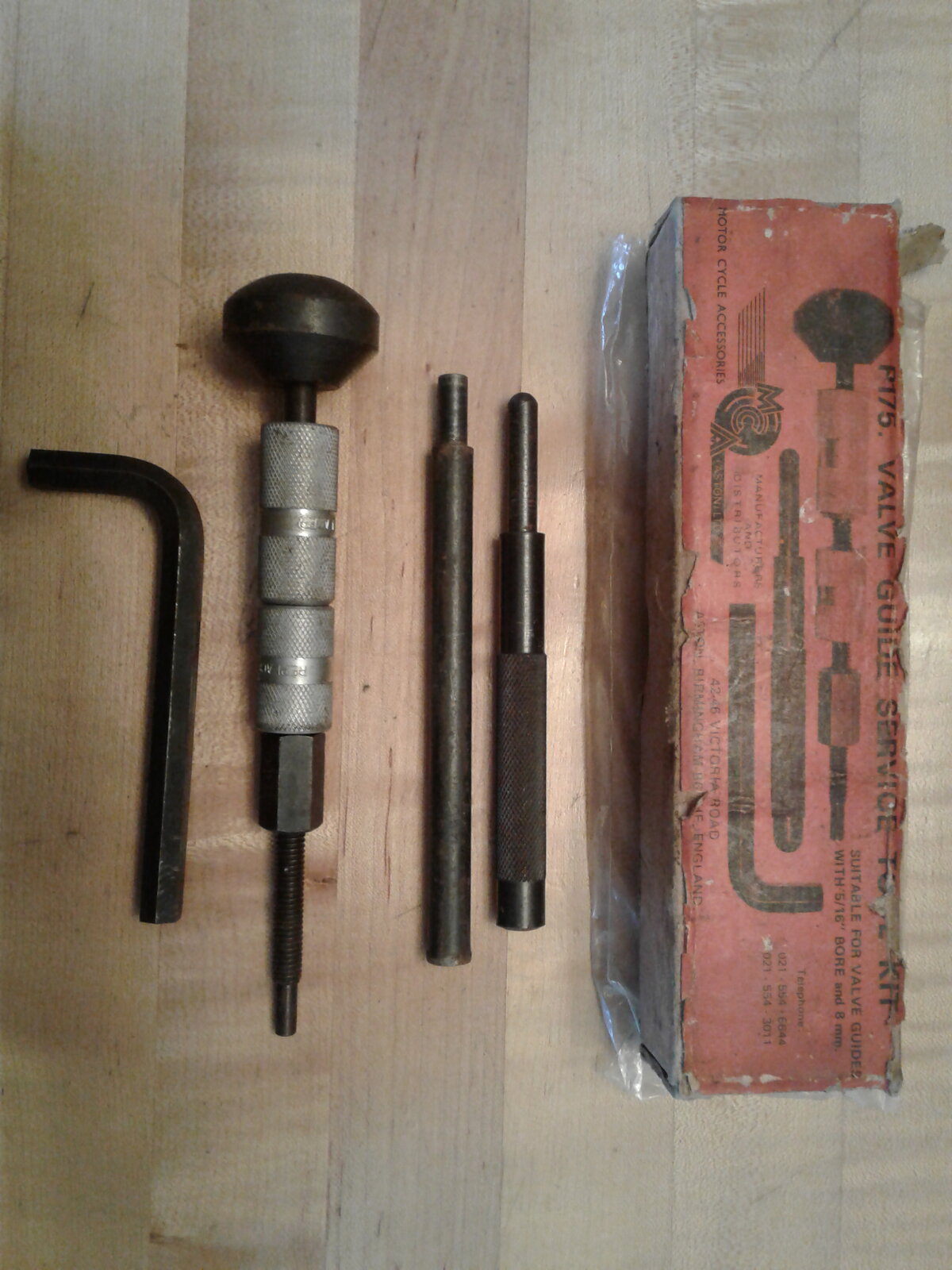 Factory valve guide puller tool