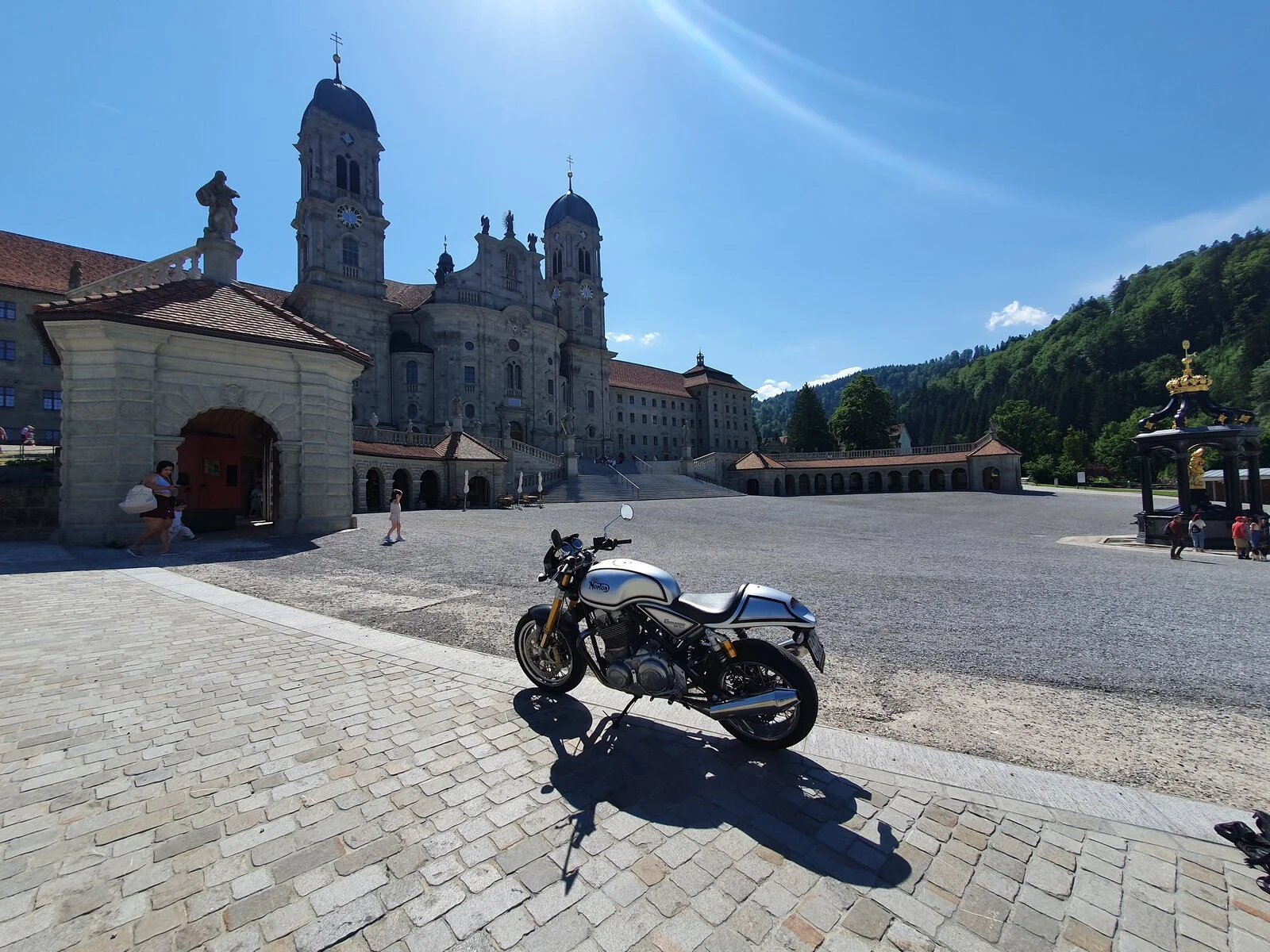 Pictures of your Norton 961