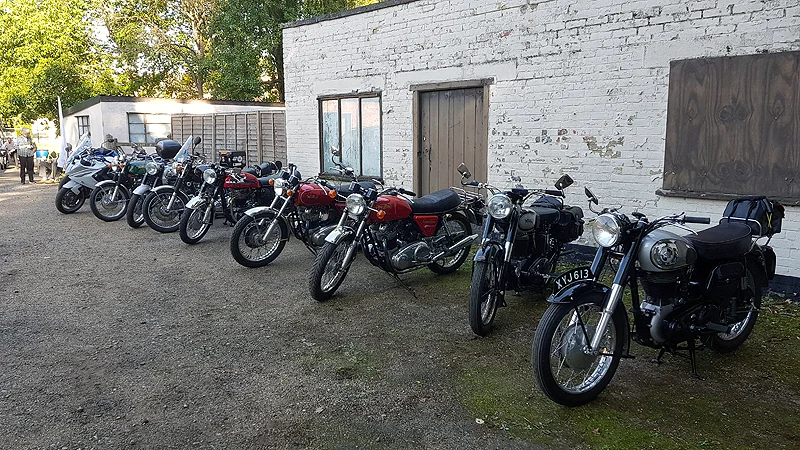 Pictures of your Norton 961