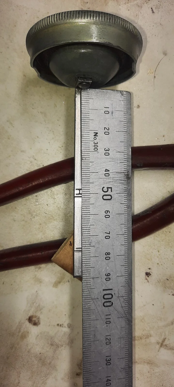 Oil tank cap - two different types at hand, which is correct?