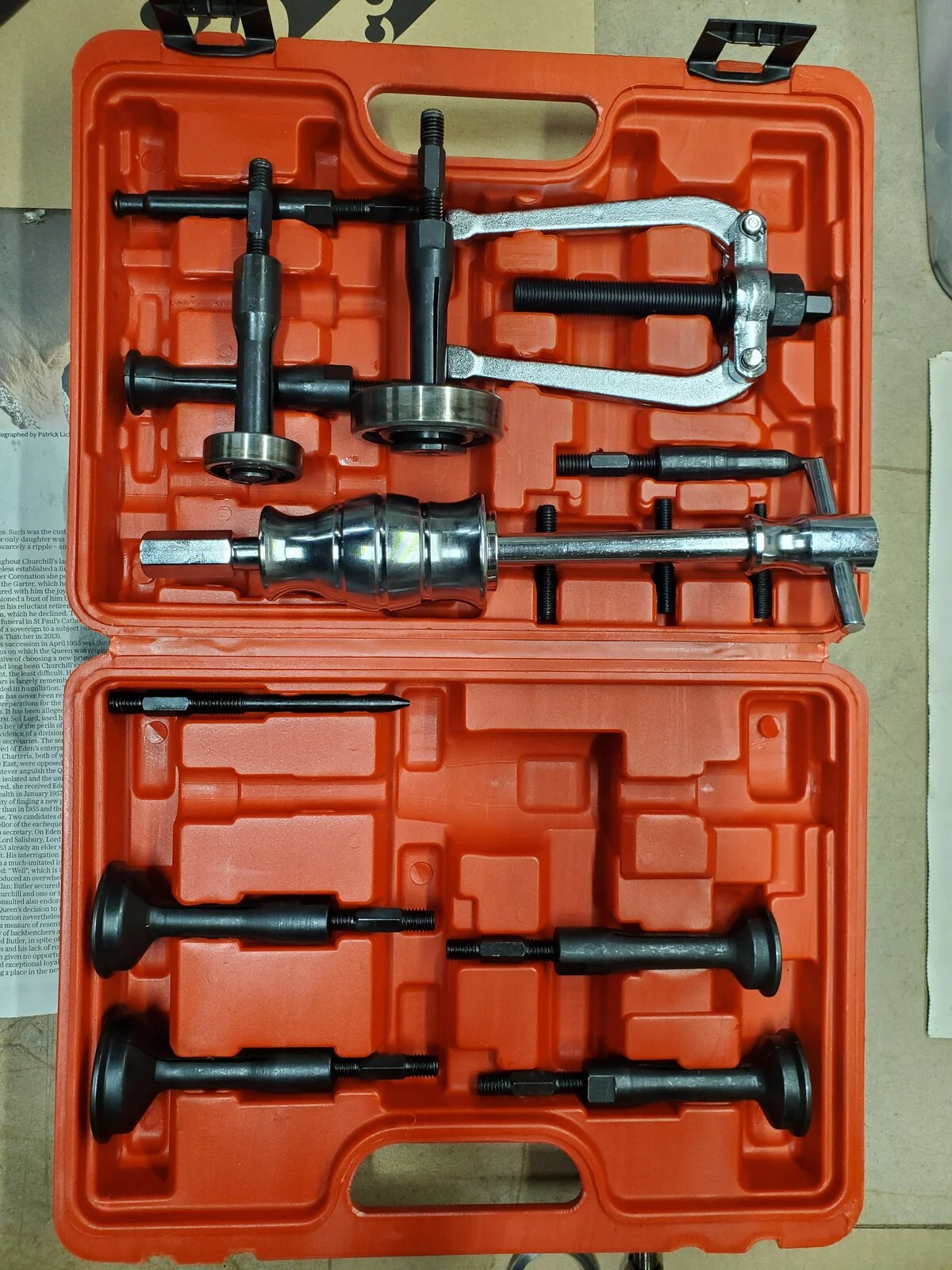 Techniques and tools to remove gearbox layshaft bearing