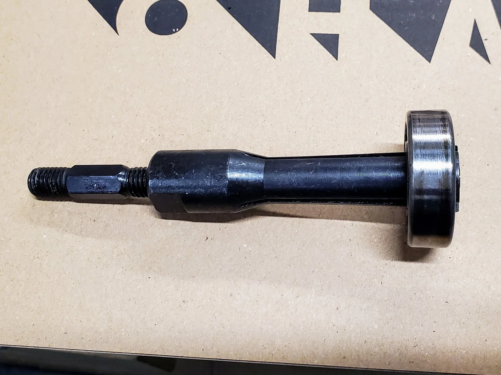 Techniques and tools to remove gearbox layshaft bearing