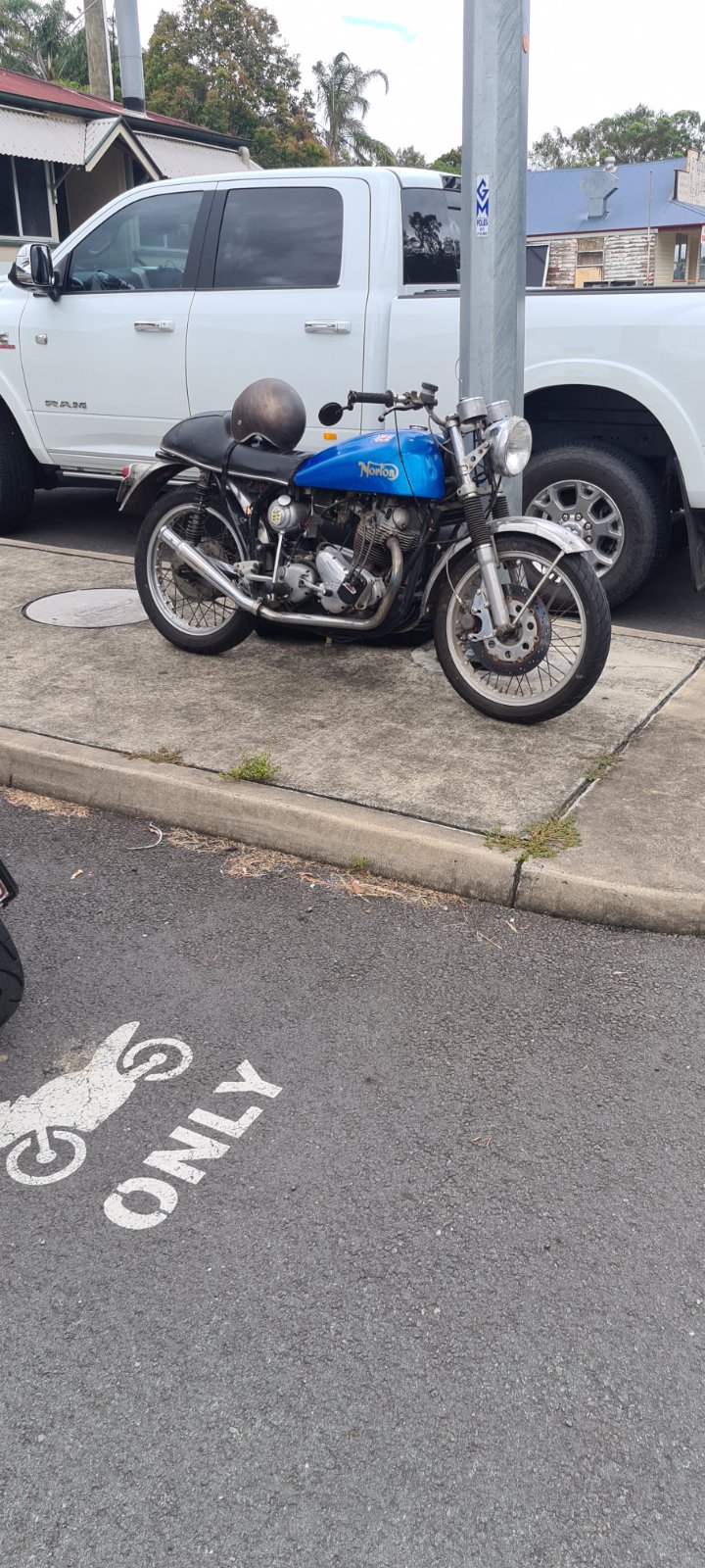 Bonneville or Commando. Which was better?