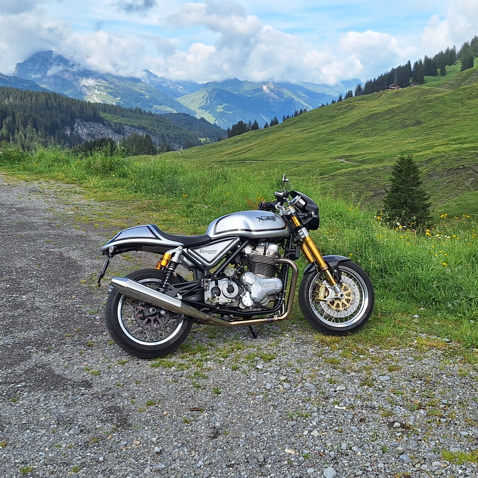 Pictures of your Norton 961