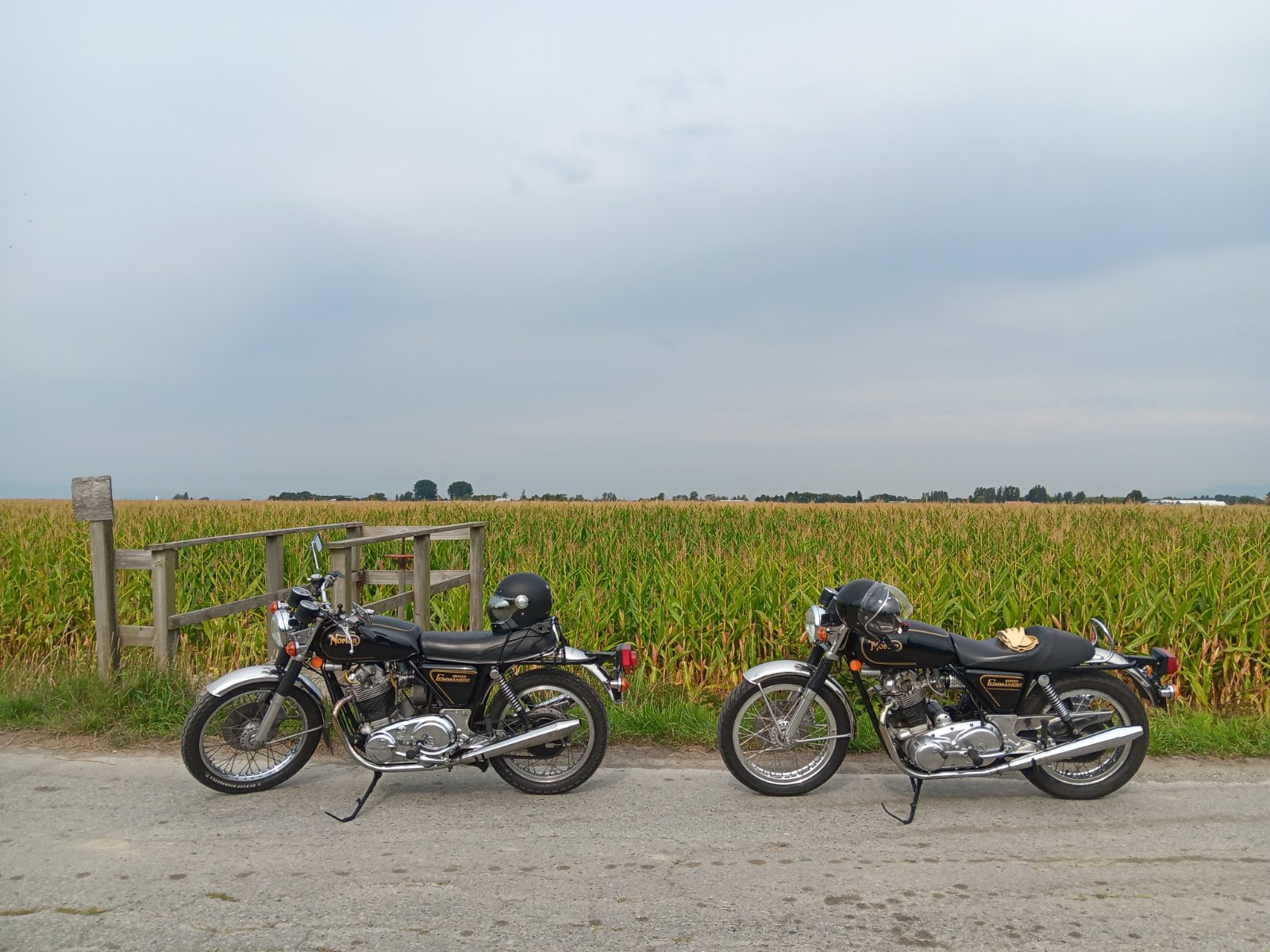 Pictures of your Norton Commandos