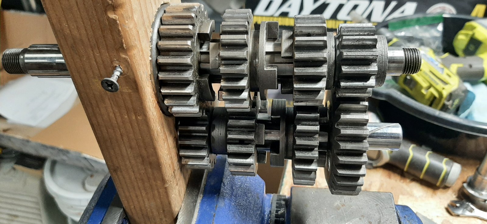 Sleeve gear installation problem