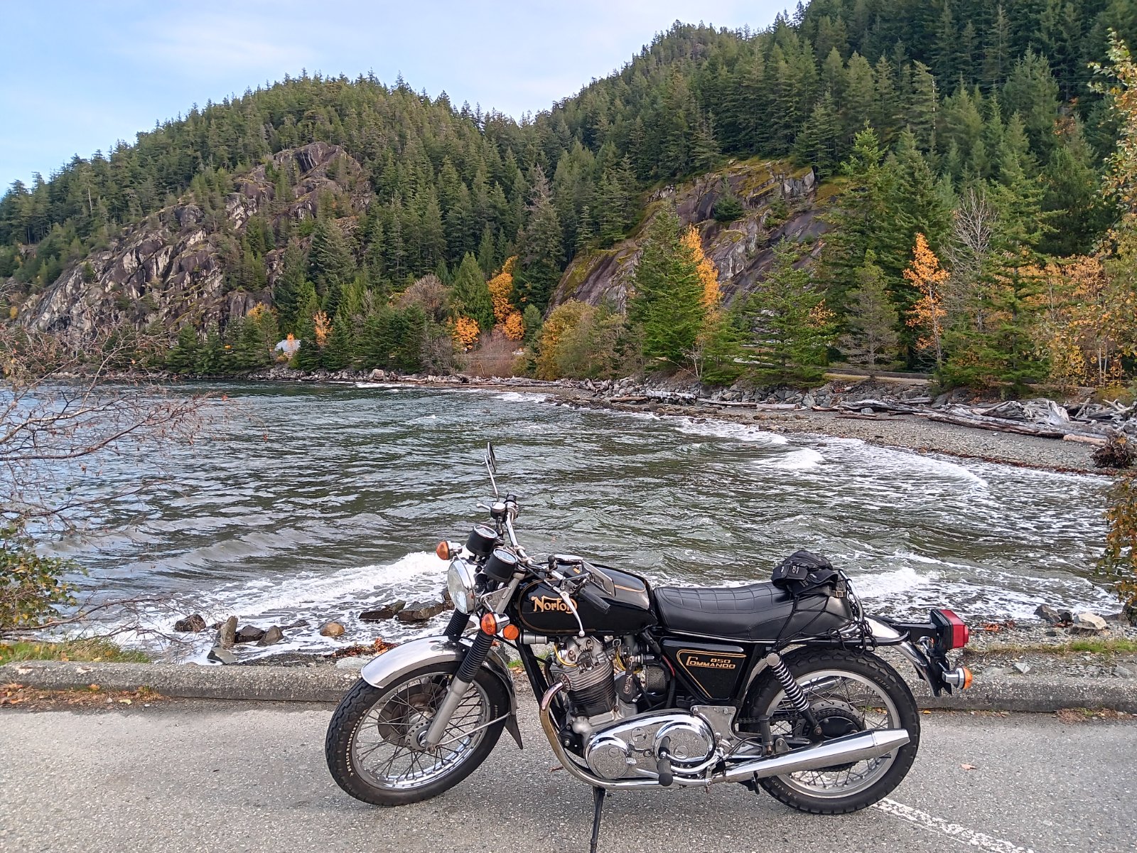 Pictures of your Norton Commandos