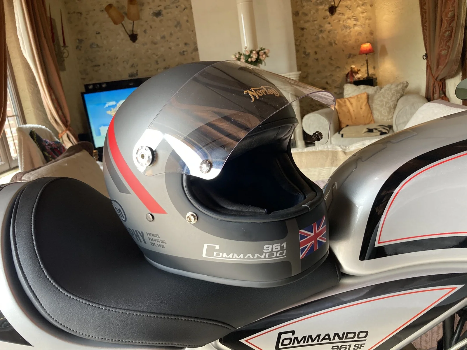 Pictures of your Norton 961