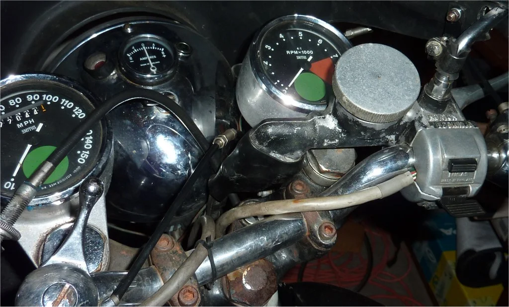 Rubber gasket under ammeter