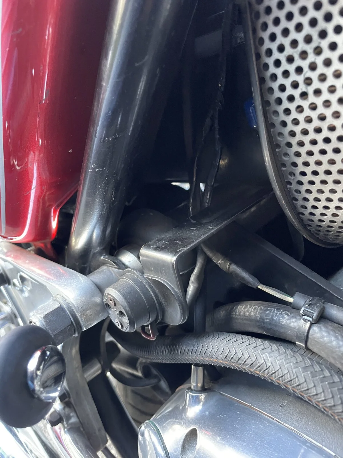clutch cable routing (2020) Access Norton