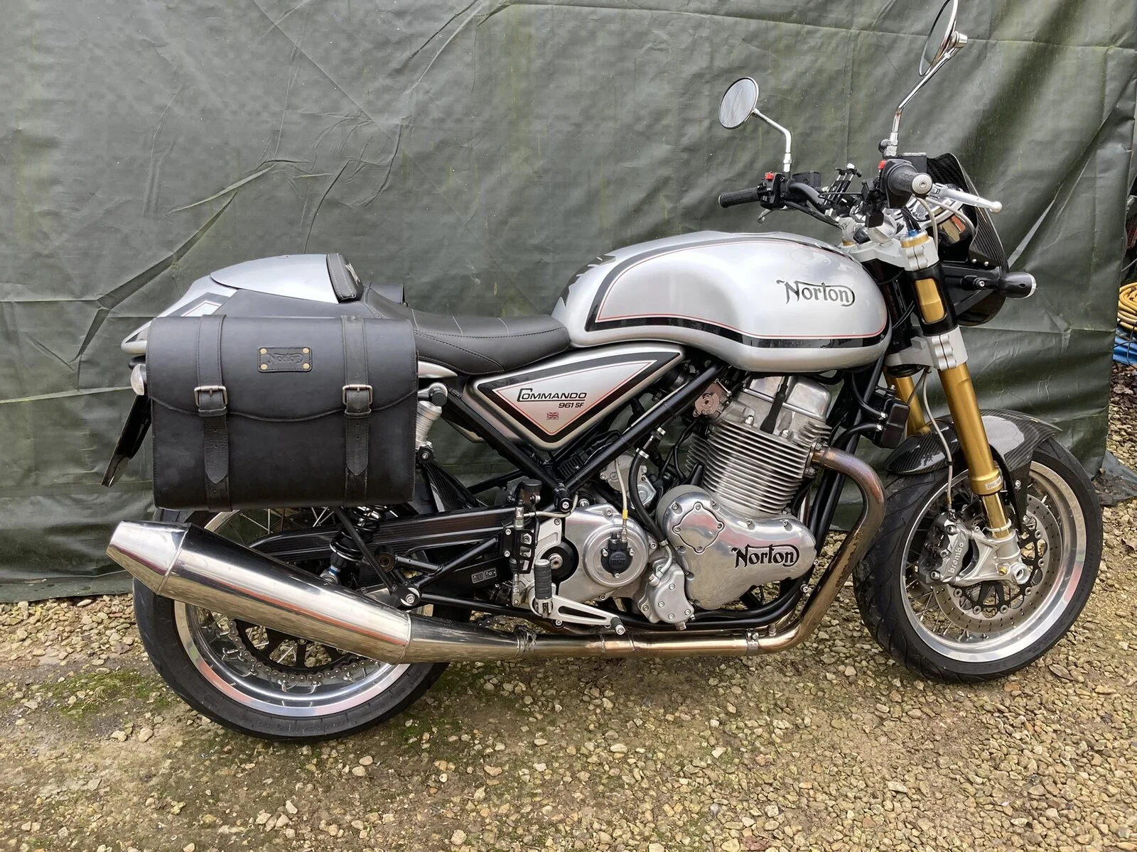 Pictures of your Norton 961