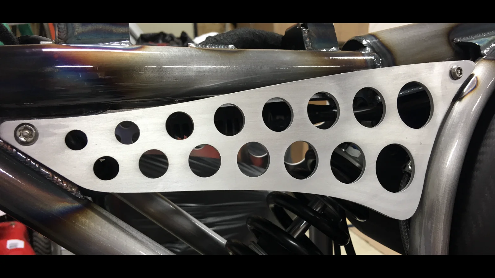 DOMINATOR DONINGTON EDITION