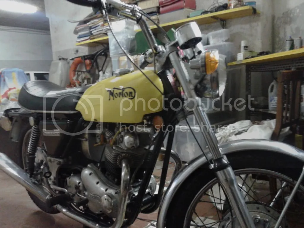 Pictures of your Norton Commandos