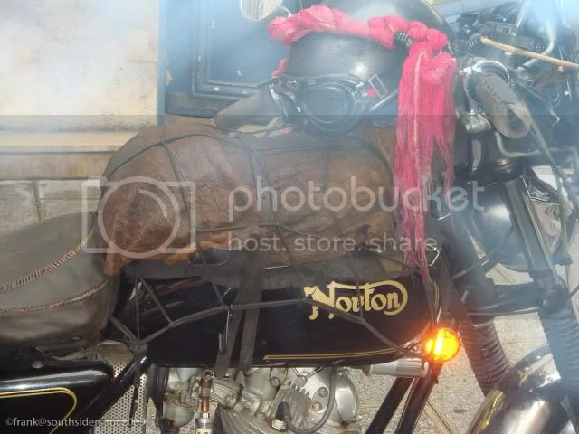 A Norton rats in Paris