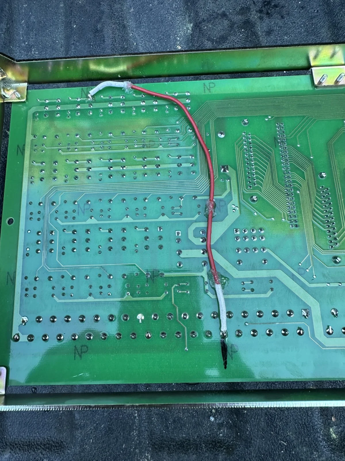 Who makes an oil pressure gage kit?