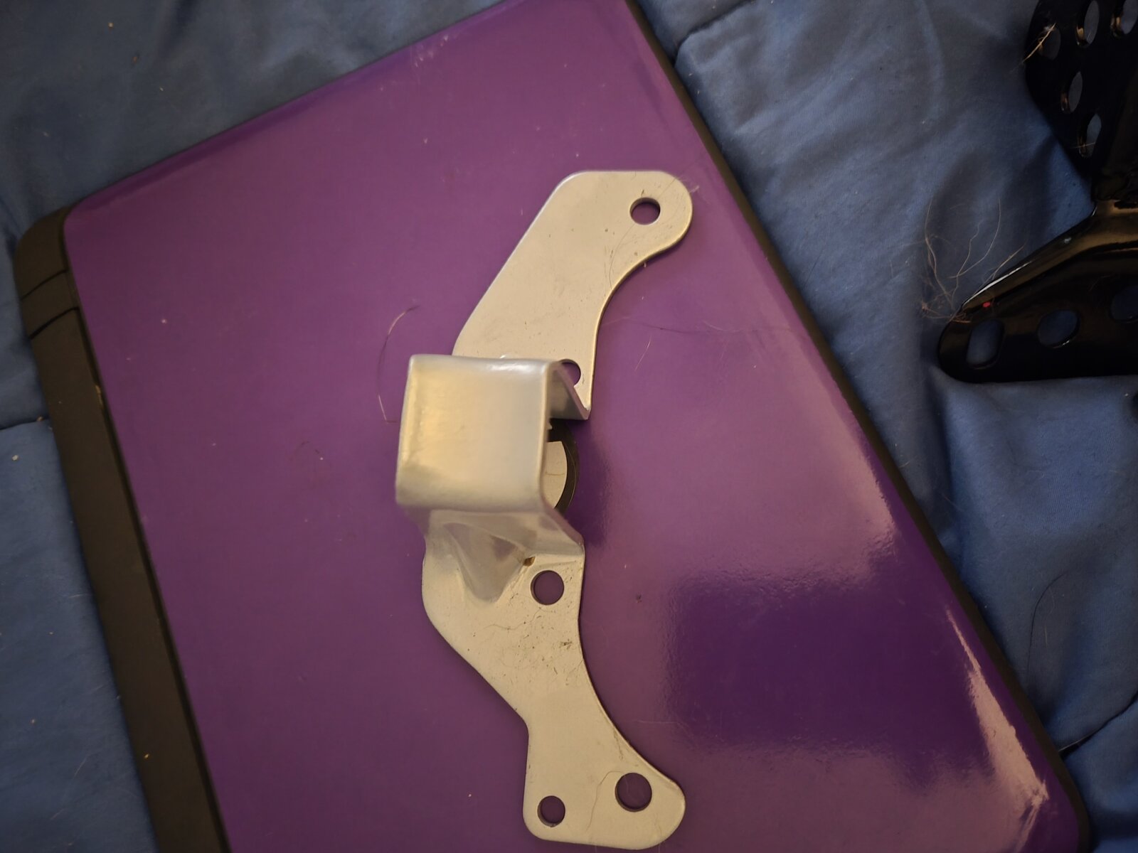 What are these parts? Head steady?