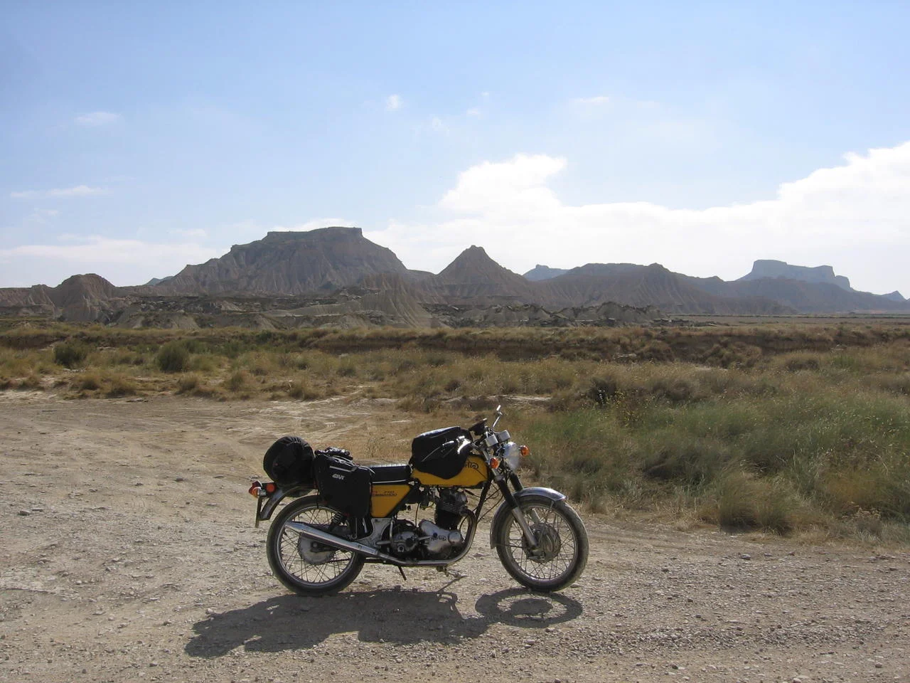 Pictures of your Norton Commandos