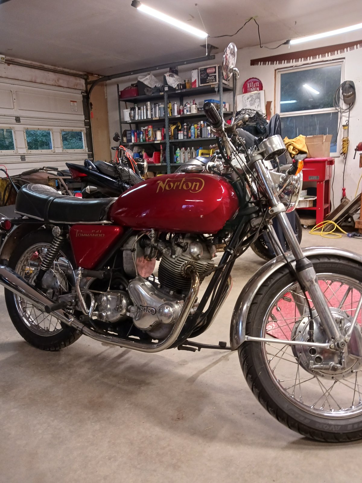 Pictures of your Norton Commandos