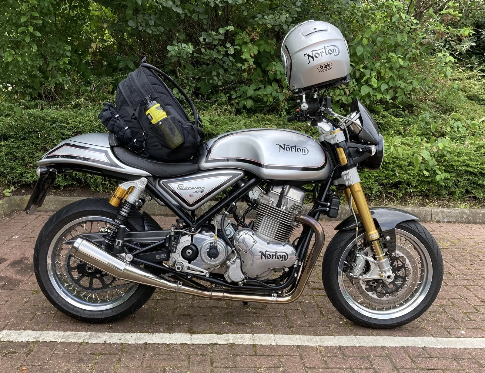 Pictures of your Norton 961
