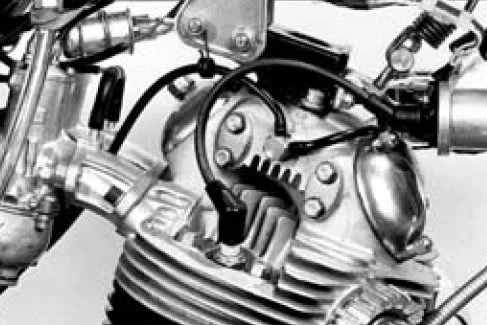 Wiring harness tidy clip 061378 & rocker feed oil pipe wire guide