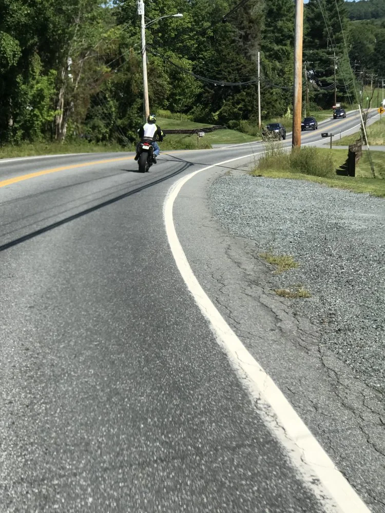 iPhone (IOS app for 'motorcycle roads' ?