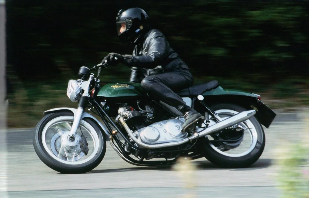 Pictures of your Norton Commandos